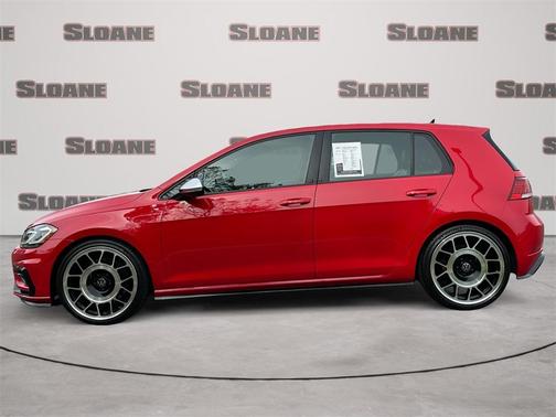 2018 Volkswagen Golf R 2.0T w/DCC & Navigation