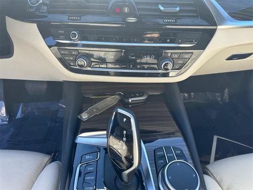 2022 BMW 530 i xDrive