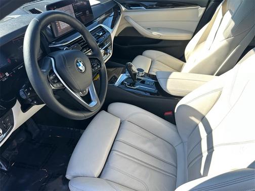2022 BMW 530 i xDrive