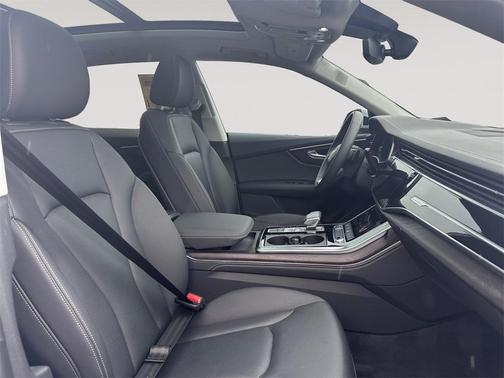 2023 Audi Q8 55 Premium Plus