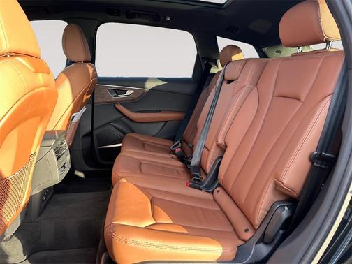 2025 Audi Q7 45 Premium Plus