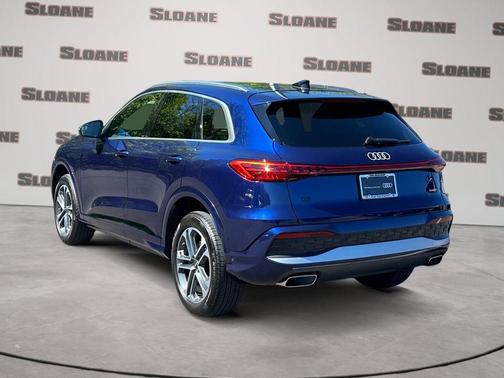 Navarra Blue Metallic 2025 Audi Q5 2.0T quattro Premium