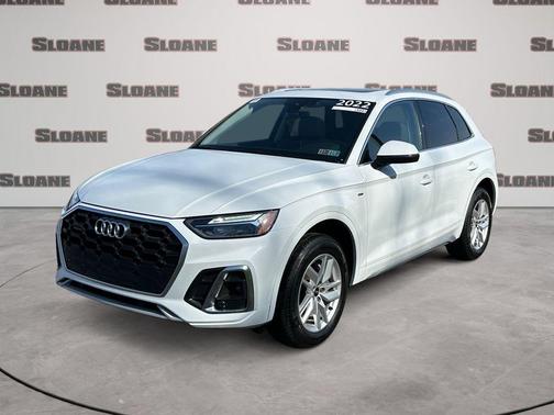 Glacier White Metallic 2022 Audi Q5 45 S line quattro Premium