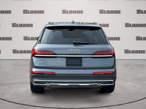 Samurai Gray Metallic 2021 Audi Q7 45 Premium Plus