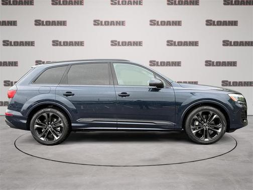 2025 Audi Q7 55 Premium