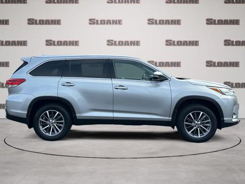 Celestial Silver 2019 Toyota Highlander XLE