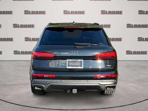 Mythos Black Metallic 2026 Audi Q7 45 Premium