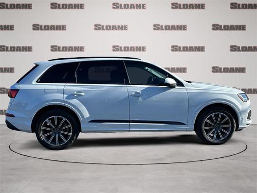 2023 Audi Q7 45 Premium Plus