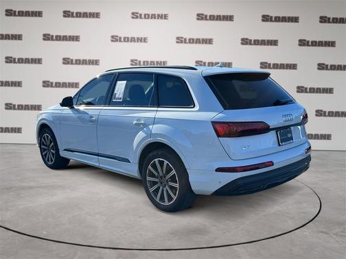 2023 Audi Q7 45 Premium Plus