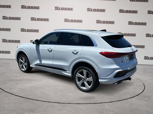 Glacier White Metallic 2025 Audi Q5 2.0T quattro Premium