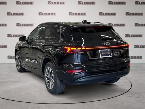 2025 Audi Q6 e-tron Premium