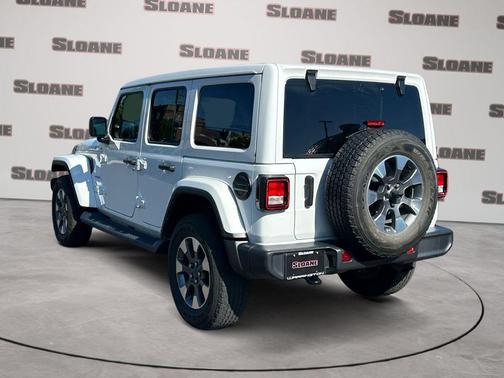 Bright White Clearcoat 2023 Jeep Wrangler Sahara