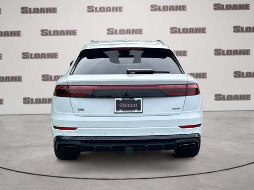 Glacier White Metallic 2026 Audi Q8 55 Premium