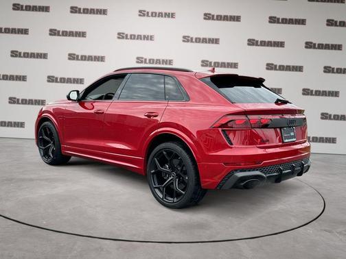 Chili Red Metallic 2025 Audi RS Q8 4.0T quattro