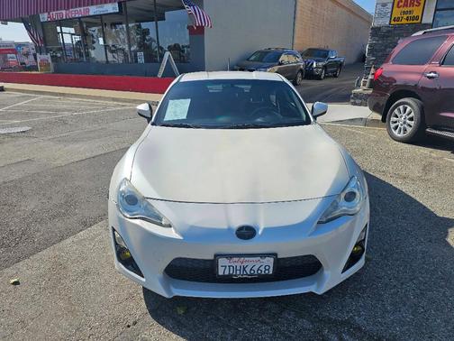 White 2014 Scion FR-S