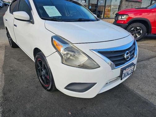 2016 Nissan Versa 1.6 SV