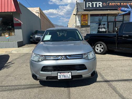 2014 Mitsubishi Outlander ES
