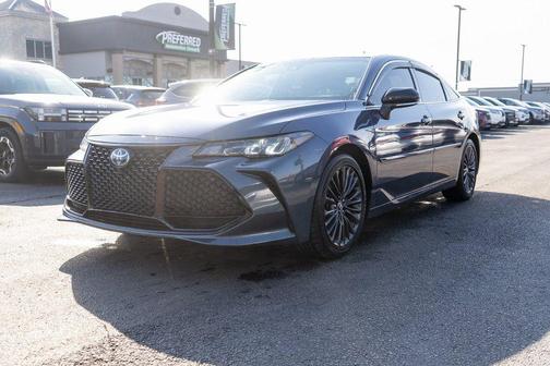 2019 Toyota Avalon Hybrid XSE