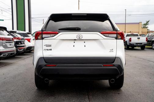 2023 Toyota RAV4 LE