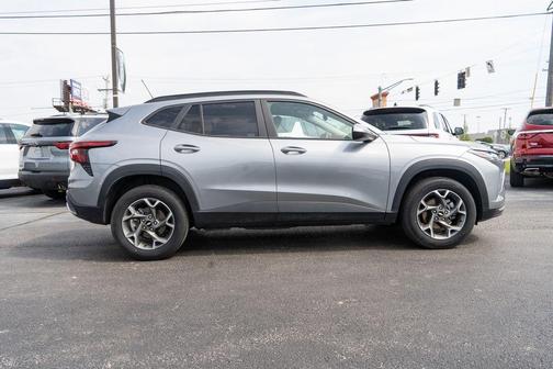 Sterling Gray Metallic 2025 Chevrolet Trax LT