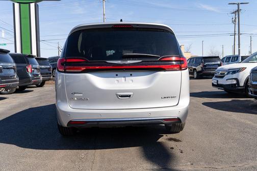 2024 Chrysler Pacifica Limited