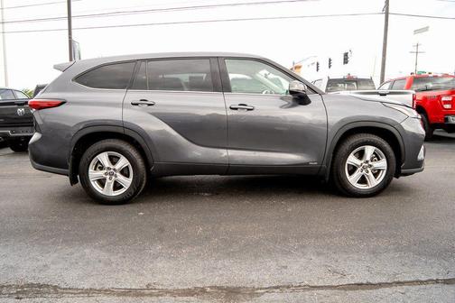 2022 Toyota Highlander Hybrid LE