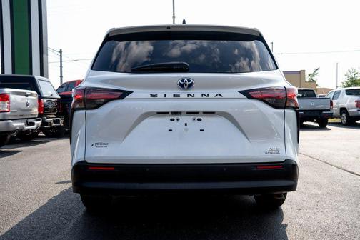 2022 Toyota Sienna XLE