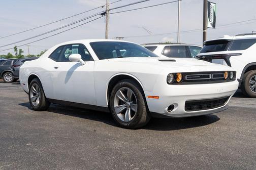 White Knuckle Clearcoat 2019 Dodge Challenger SXT