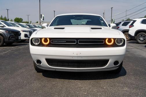 White Knuckle Clearcoat 2019 Dodge Challenger SXT