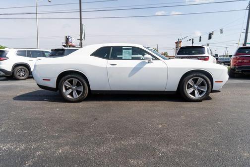 White Knuckle Clearcoat 2019 Dodge Challenger SXT