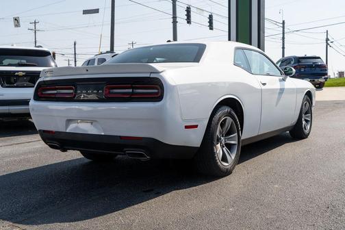 White Knuckle Clearcoat 2019 Dodge Challenger SXT