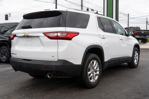 Summit White 2018 Chevrolet Traverse LT Cloth