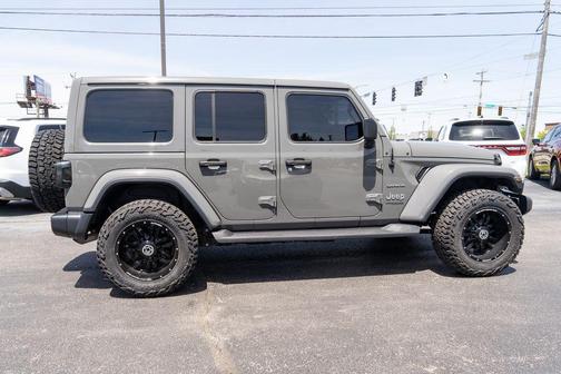 Sting-Gray Clearcoat 2021 Jeep Wrangler Unlimited Sahara