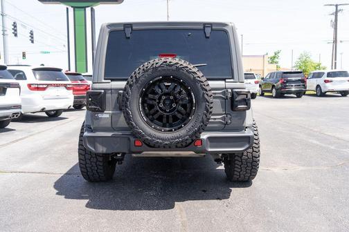Sting-Gray Clearcoat 2021 Jeep Wrangler Unlimited Sahara