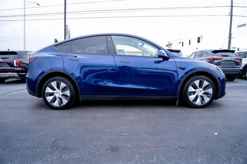 2023 Tesla Model Y Long Range Dual Motor All-Wheel Drive