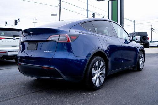 2023 Tesla Model Y Long Range Dual Motor All-Wheel Drive