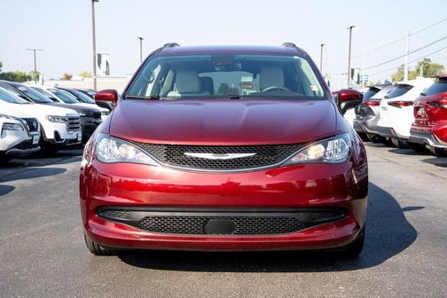 2021 Chrysler Voyager LXI
