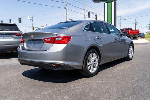 Sterling Gray Metallic 2023 Chevrolet Malibu FWD 1LT