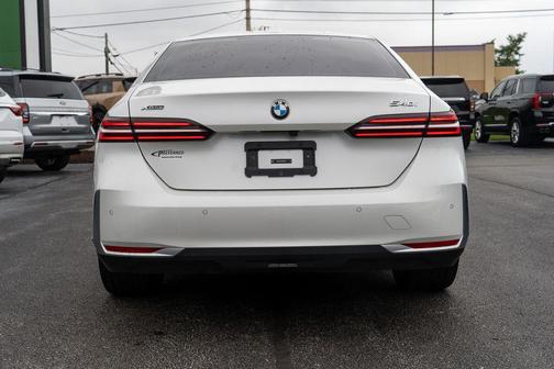 White Metallic 2024 BMW 540 xDrive