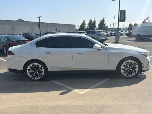 White Metallic 2024 BMW 540 xDrive