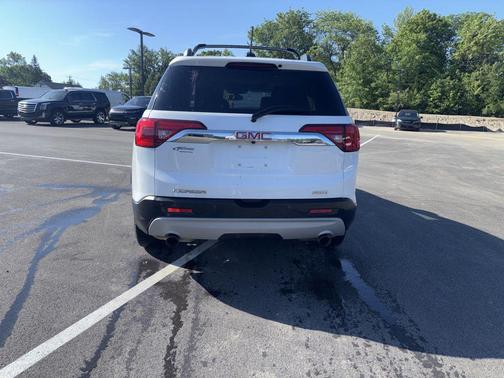 Summit White 2019 GMC Acadia SLT-1