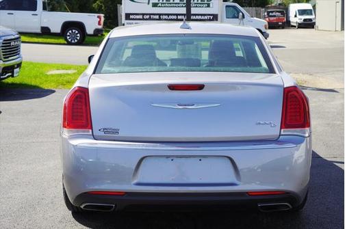 2016 Chrysler 300 S