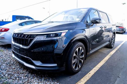 2024 Kia Carnival EX