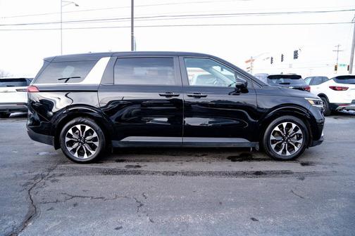 2024 Kia Carnival EX