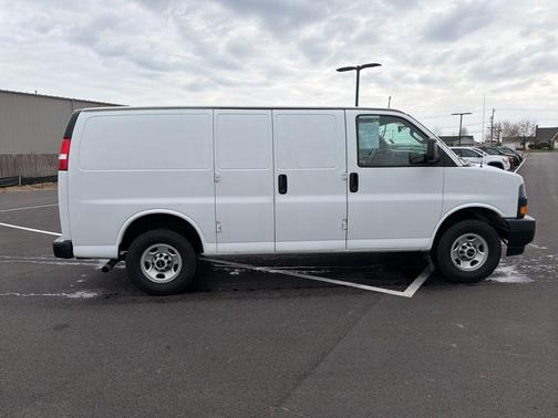 2022 GMC Savana 2500 Work Van