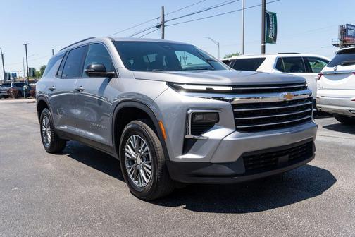 Sterling Gray Metallic 2024 Chevrolet Traverse LT