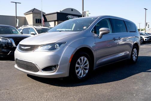 2019 Chrysler Pacifica LX