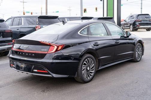 2023 Hyundai SONATA Hybrid SE