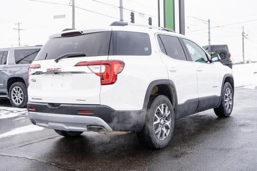 2023 GMC Acadia AWD SLT