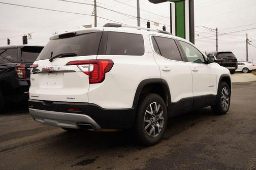 2023 GMC Acadia AWD SLT